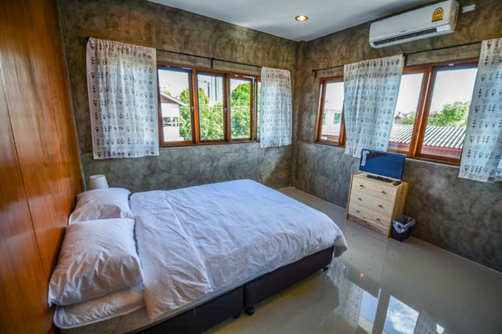 The Ghee House Hotel Чиангмай Екстериор снимка